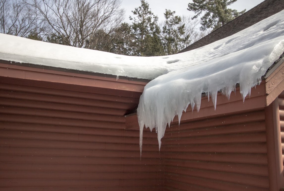 ice dams on roof
